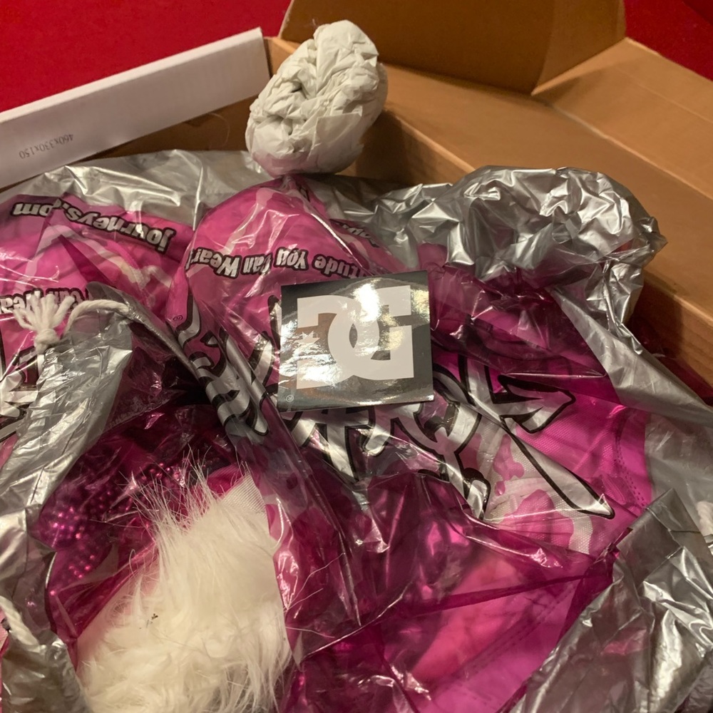 Woman’s snow boots - Picture 3 of 4